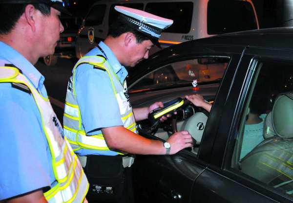 酒精測試儀多少算酒駕，呼氣酒精測試儀多少算酒駕