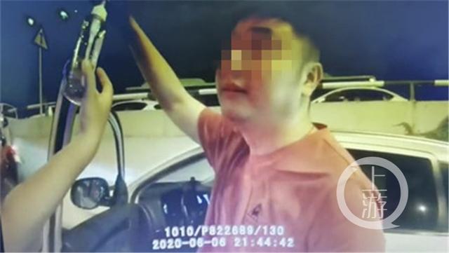 酒精測試儀亮紅燈？這種“酒駕”有點冤，民警提醒多開窗