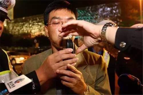 酒精測試儀逃避方法管用嗎，如何躲避交警查酒駕？